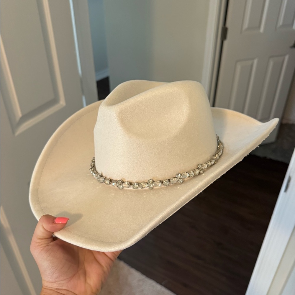 NWT Elegant Cream Cowboy Hat with Rhinestone Band